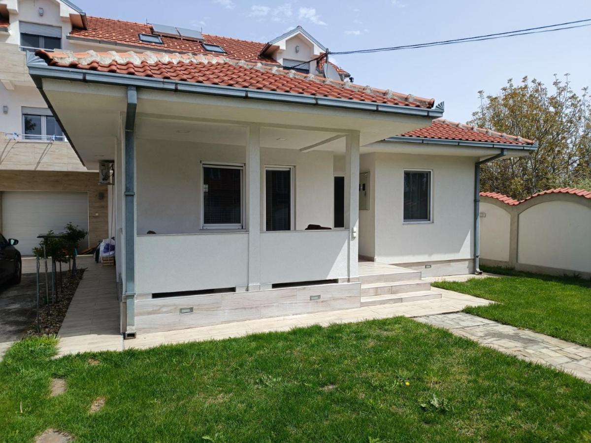 Serbian Home With Garden Krnjaca Ngoại thất bức ảnh