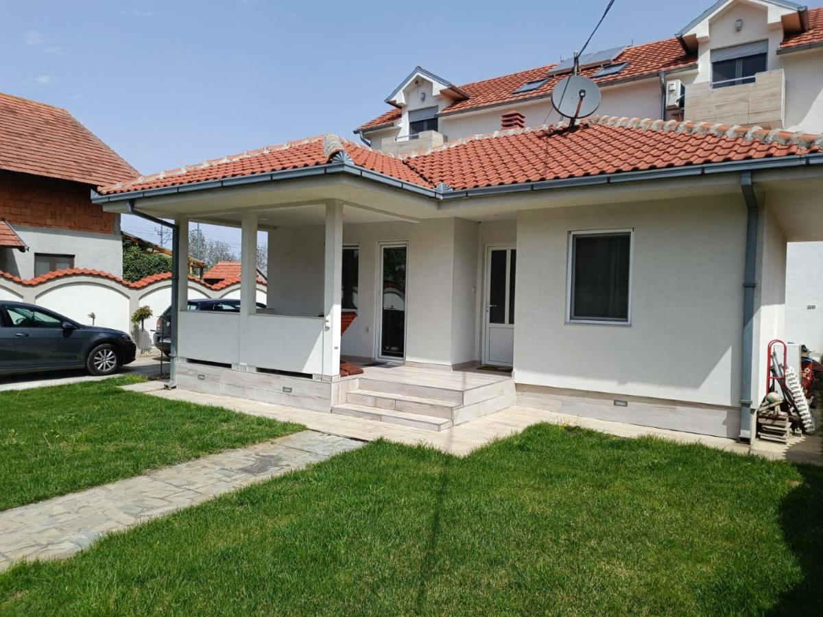 Serbian Home With Garden Krnjaca Ngoại thất bức ảnh
