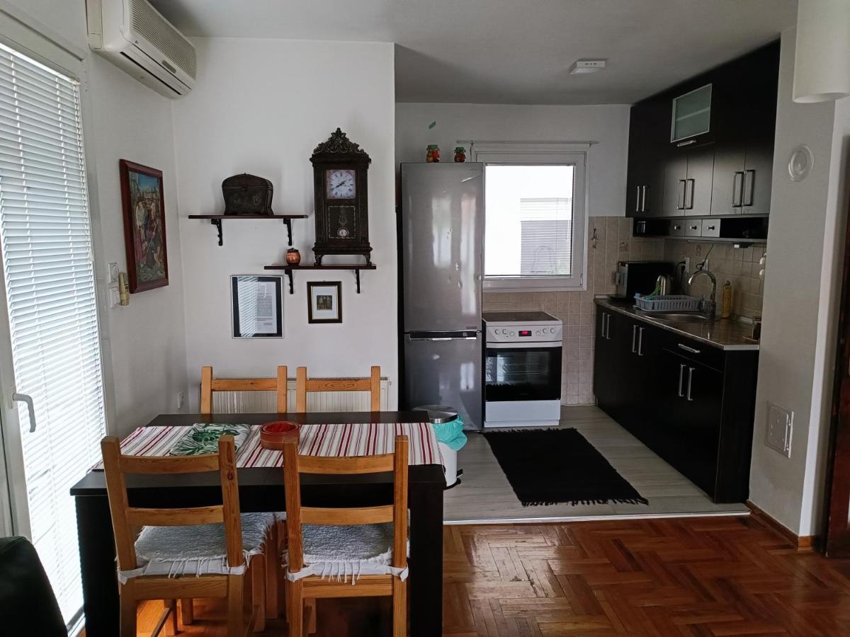 Serbian Home With Garden Krnjaca Ngoại thất bức ảnh